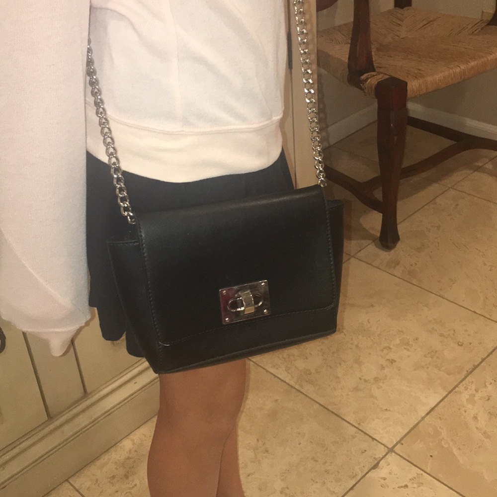 Forever 21 purse with chain strap